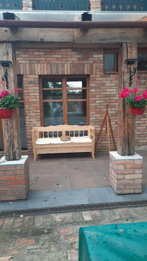 Kontra Szallashely Sándorfalva Exterior foto